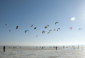 Read more about the article Nauka kitesurfingu za granicą